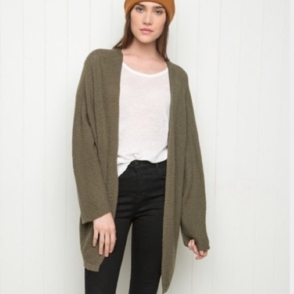 Brandy Melville Sweaters - Brandy Melville Caroline Cardigan